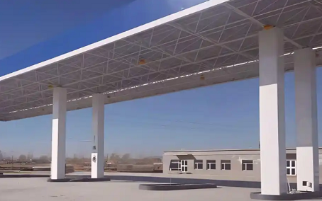 海北钢结构加油站罩棚_螺栓球网架_挑檐_形象柱！